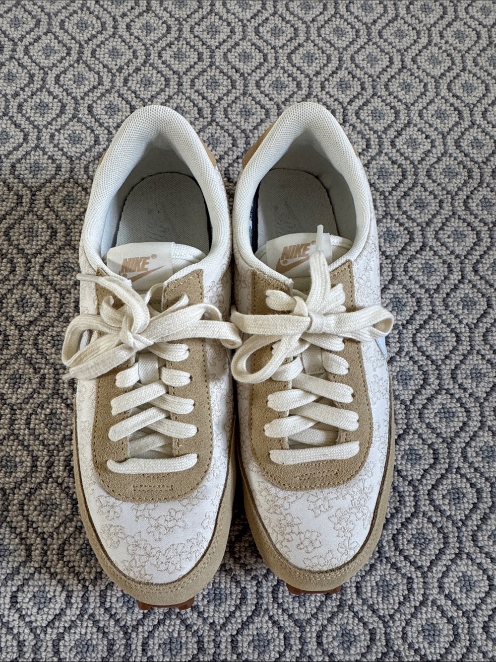 Nike Women’s Cream and Tan Floral-Print Sneakers - DR5556-200 Model
